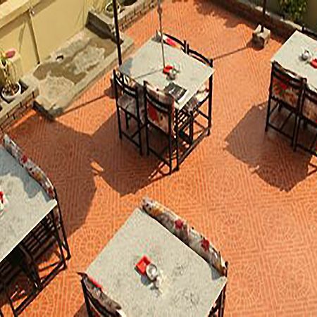 Hotel Half Moon Pokhara Ngoại thất bức ảnh
