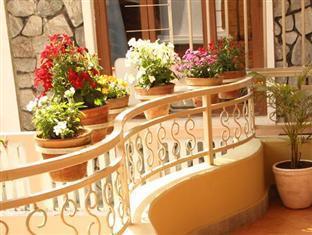 Hotel Half Moon Pokhara Ngoại thất bức ảnh